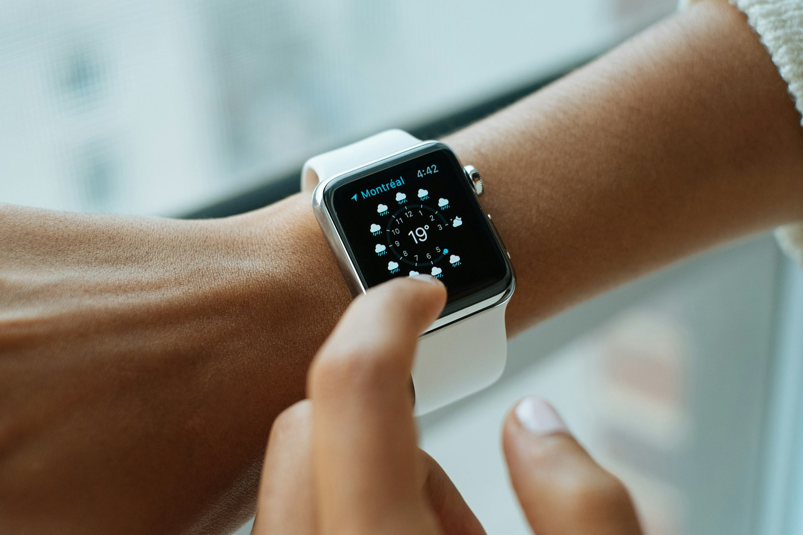 Apple Watch em uso no pulso